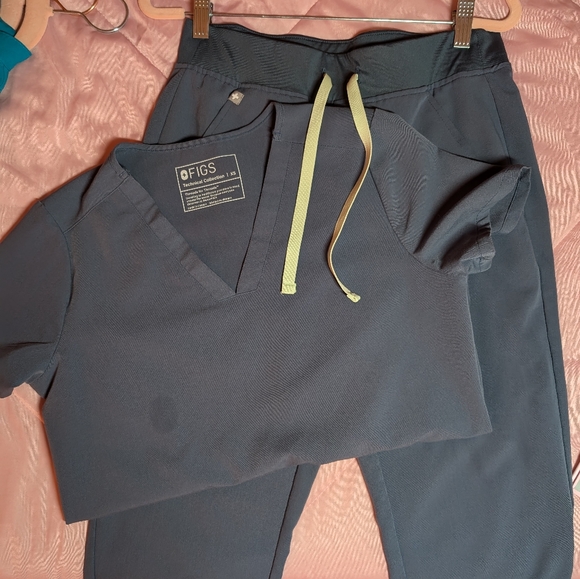 FIGS Space Navy Scrub Set - XS/XSP - Picture 1 of 3